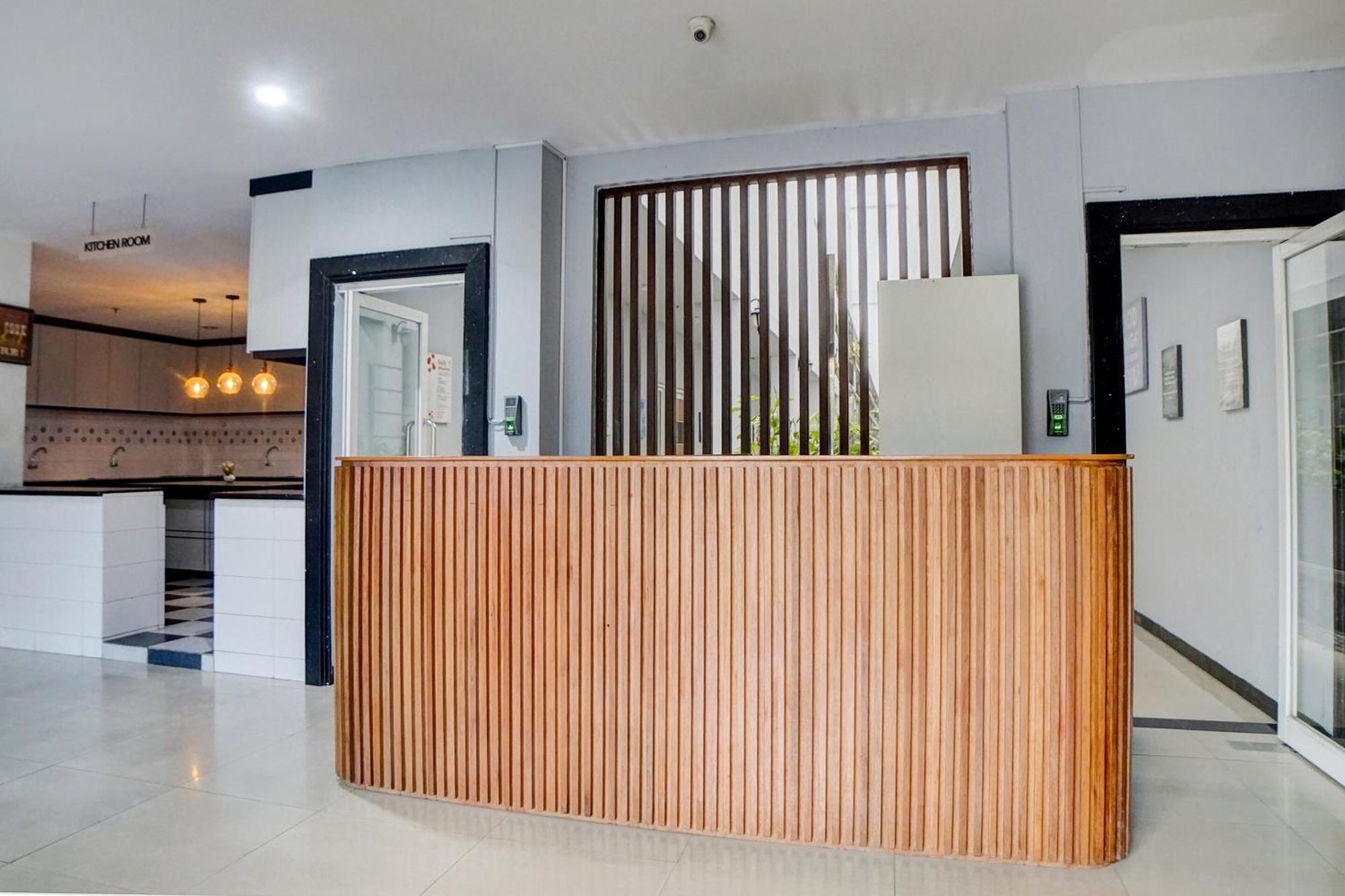 Spot On 92822 Finest House Near Amplas Bus Terminal Medan Exterior foto